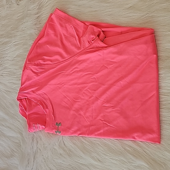 NWT Under Armour tee - Picture 1 of 5